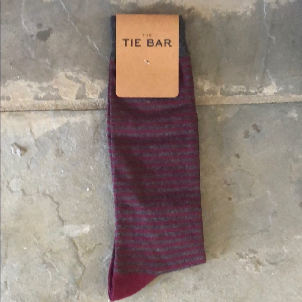 The Tie Bar Thin Stripes Dress Socks - Wine